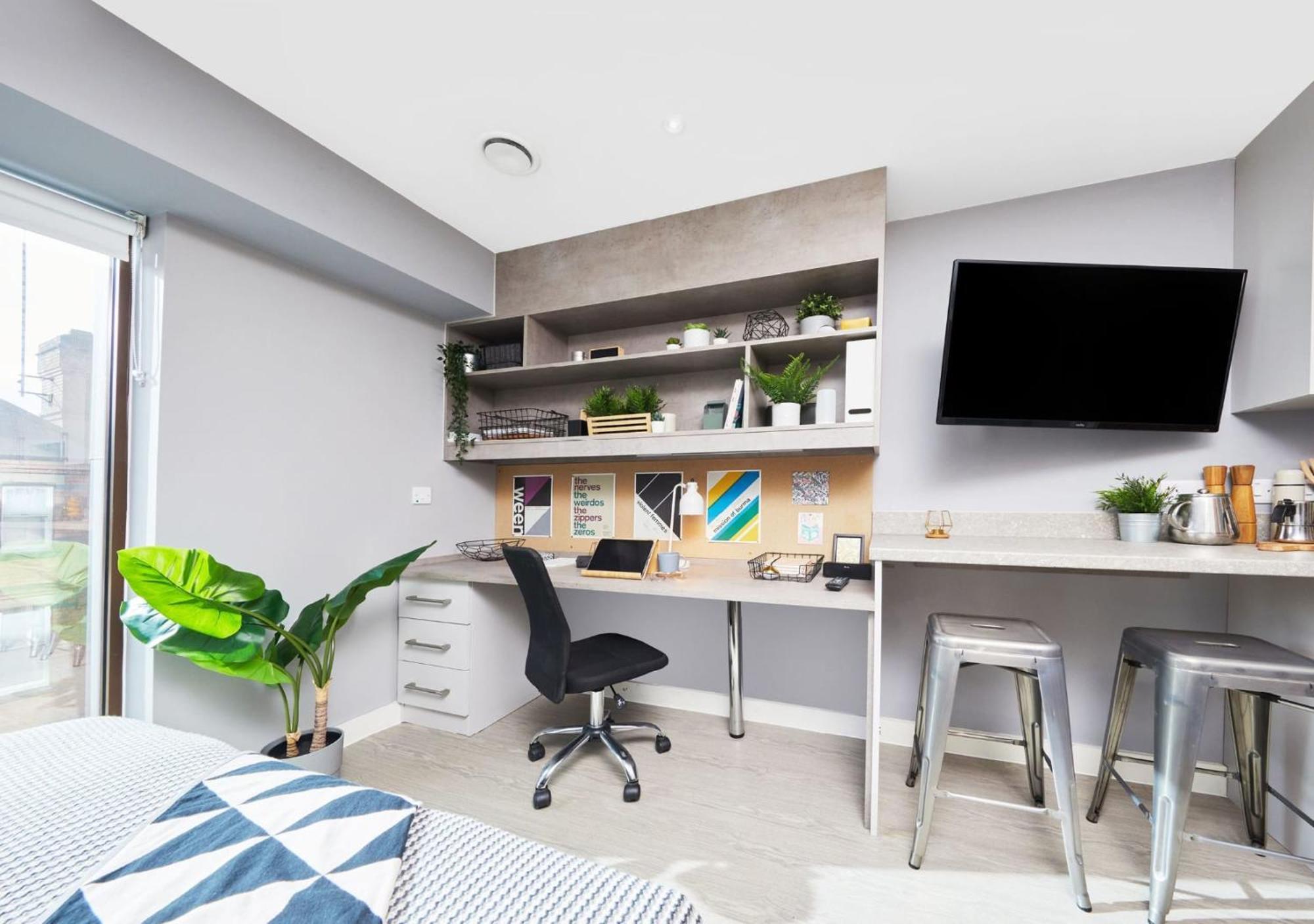 Student Only - Nova In Apartment